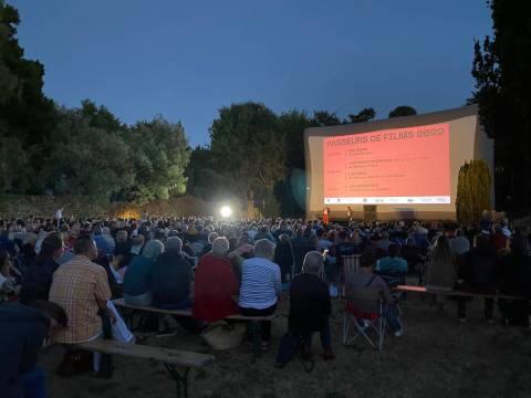 Passeurs de films à l'Ile aux Moines Passeurs de films à l'Ile aux Moines